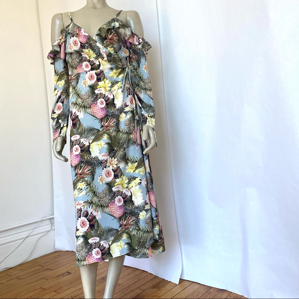 Floral wrap dress - Picture 10 of 16